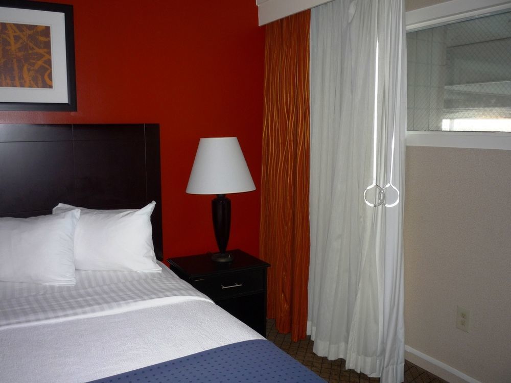 Ramada Plaza By Wyndham Bragg Area 3*